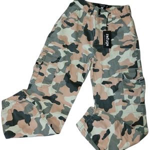 NWT Refuge Pink Camo Denim Jeans Relaxed Cargo Joggers sz S